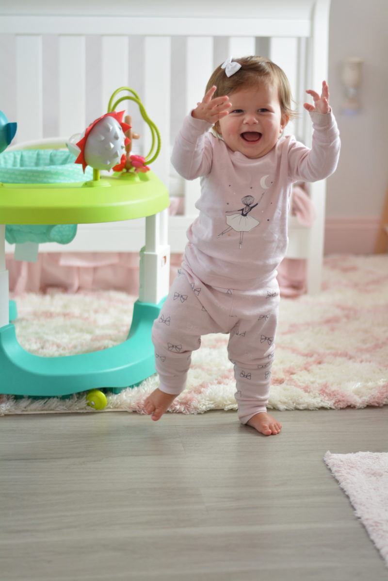 4 - in - 1 activity center